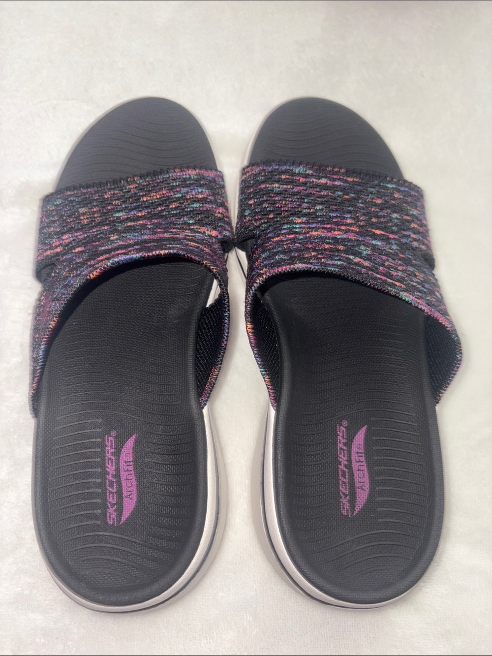 Skechers GOwalk Arch Fit sandals